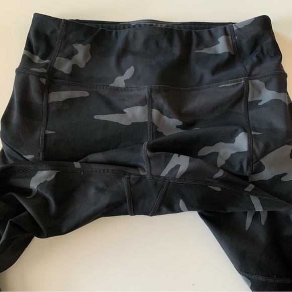 Athleta camo contender 7/8 tight size small - Picture 7 of 11